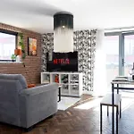 2 Bedroom City Centre Penthouse With Balcony